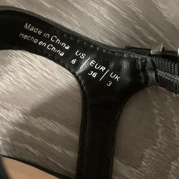 Strappy Black Chunk Heel - Picture 6 of 7